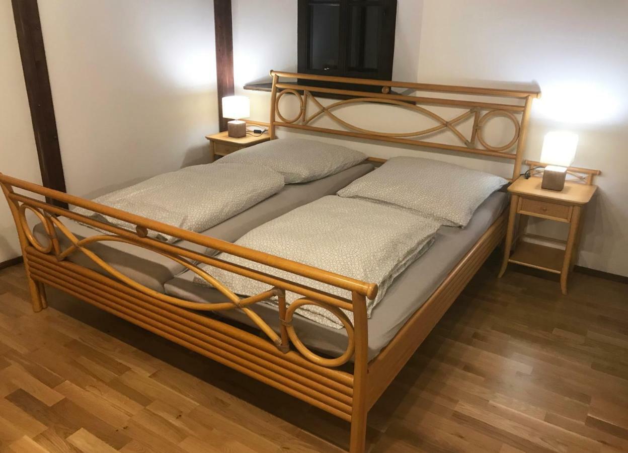 Apartment Penzlin Im Kemenatenhaus Im Rittergut Leppersdorf Bei Dresden Wachau