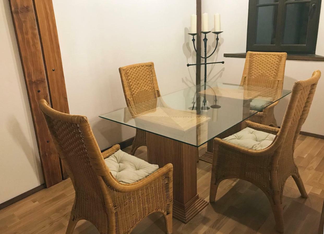 Apartment Penzlin Im Kemenatenhaus Im Rittergut Leppersdorf Bei Dresden